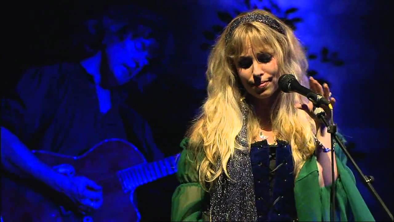 Blackmore's Night - The Village (Live in 2006) HD - YouTube