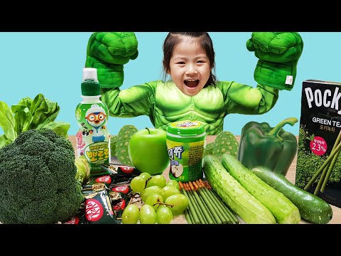 서은이와 엄마의 스파이더맨 헐크 <strong>식단</strong> 요정 <strong>야채</strong> 놀이 뽀로로 음료수 Vegetables for Spider man and Hulk