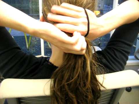 How to put your hair in a Tessa-bun