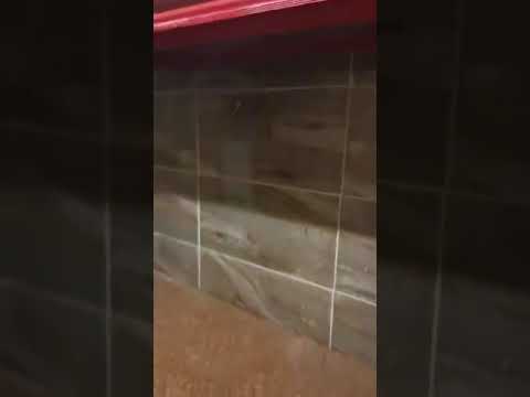 للبيع شقه سوبر لوكس دور اول 97م بمربع الجامعه اسفلها جميع الخدمات بسعر تجاري لسرعه البيع