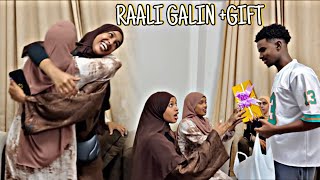 Download Lagu UGU DAMBEYNTI WAAKA RAALI GALIYE DHIBKAA UGEYSTE BARIYEY IYO MAIDO + GIFT AYAAN SIIYAY MP3 Download Lagu UGU DAMBEYNTI WAAKA RAALI GALIYE DHIBKAA UGEYSTE BARIYEY IYO MAIDO + GIFT AYAAN SIIYAY MP3