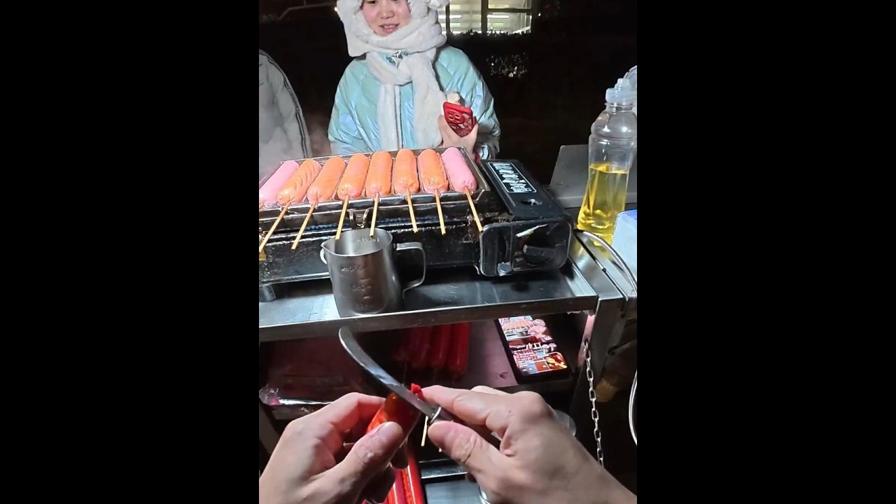把脸放兜里 没什么面子不面子的 卖出去东西就是最大的面子#摆摊创业 #出摊啦 #脆皮烤肠 #记录摆摊生活 #日常vlog