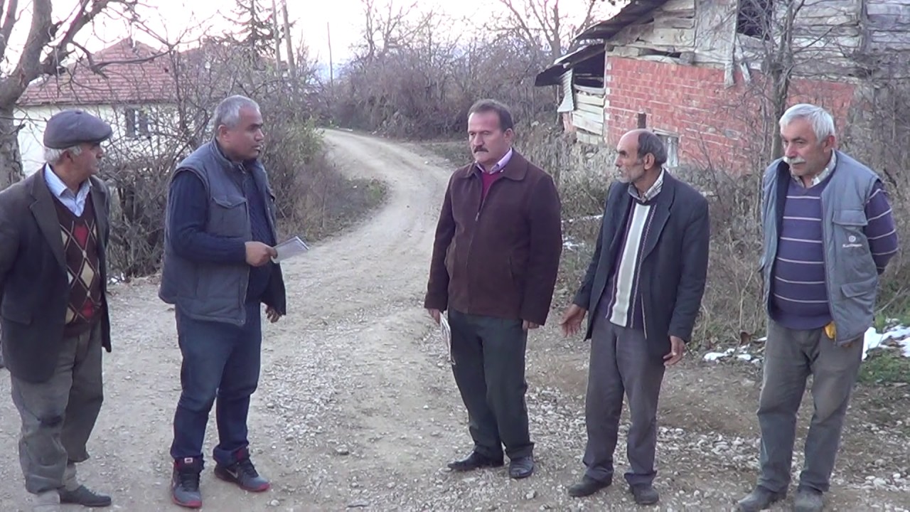 TOKAT NİKSAR PELİTLİK KÖYÜ MUHTARI SADIK BULAT, KÖYÜMÜZÜN YOLU BU ÇAĞDA TOPRAK, NE ZAMAN ASFALTLANAC