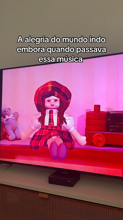 Eu tinha muito medo dessa boneca quando crianca kkkkkk