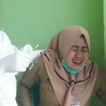 Wanita Berseragam PNS Remas Kemaluan Pria