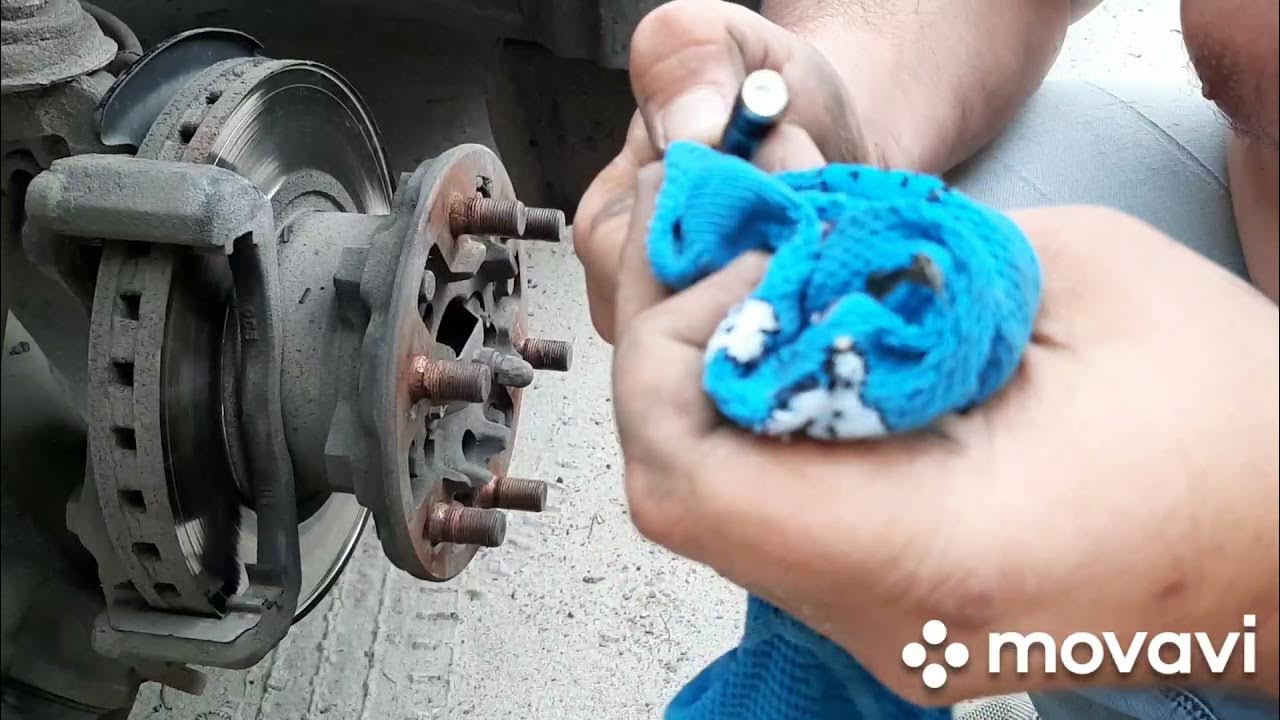 Как заменить тормозные колодки на газон некст Замена передних колодок Газель Некст YouTube