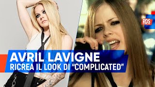 Avril Lavigne ricrea l'iconico look del video di 