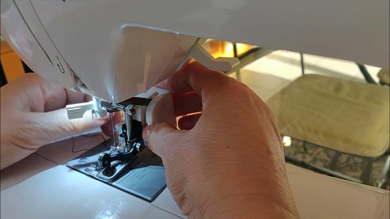 Pied surfileur machine à coudre