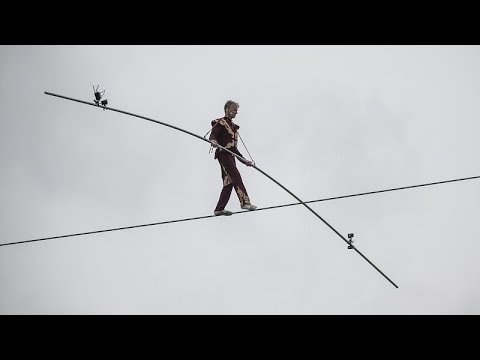 Hungarian high-wire artist pulls off daring stunt over the Danube