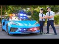 Policía para niños. Cuento infantil de detectives sobre el Corvette Cruiser