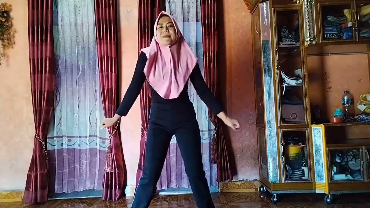 SENAM KREASI GOYANG MAJU MUNDUR KIRI KANAN