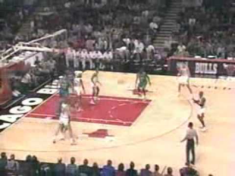 Michael Jordan vs Hornets 1995 - 42 points (1st vi...