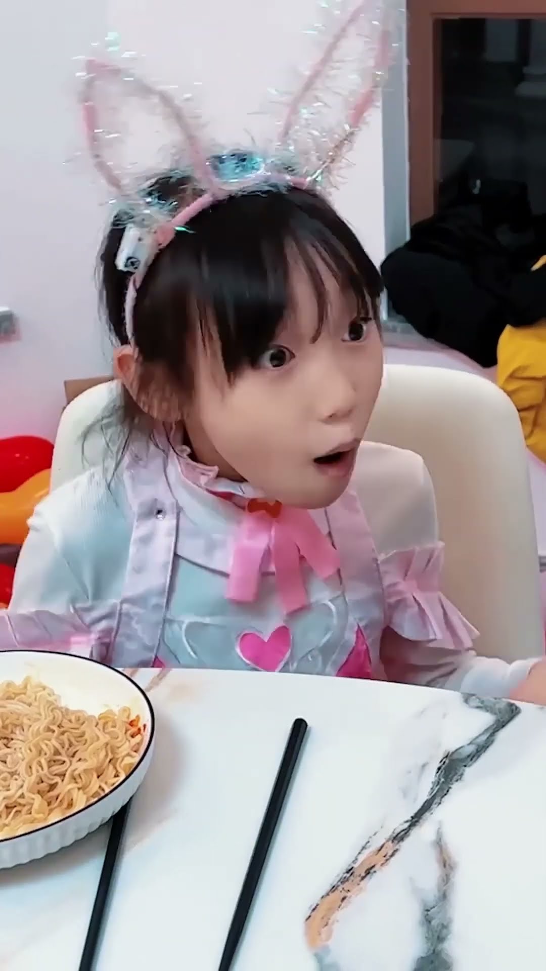 小气的唐三被整了吧！#斗罗大陆#唐三#小舞 #唐舞桐 #唐舞麟