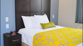 Voyage Hotel Queens | NYC hotel review + stolen microwave + Asian Restaurants + Reminiscing