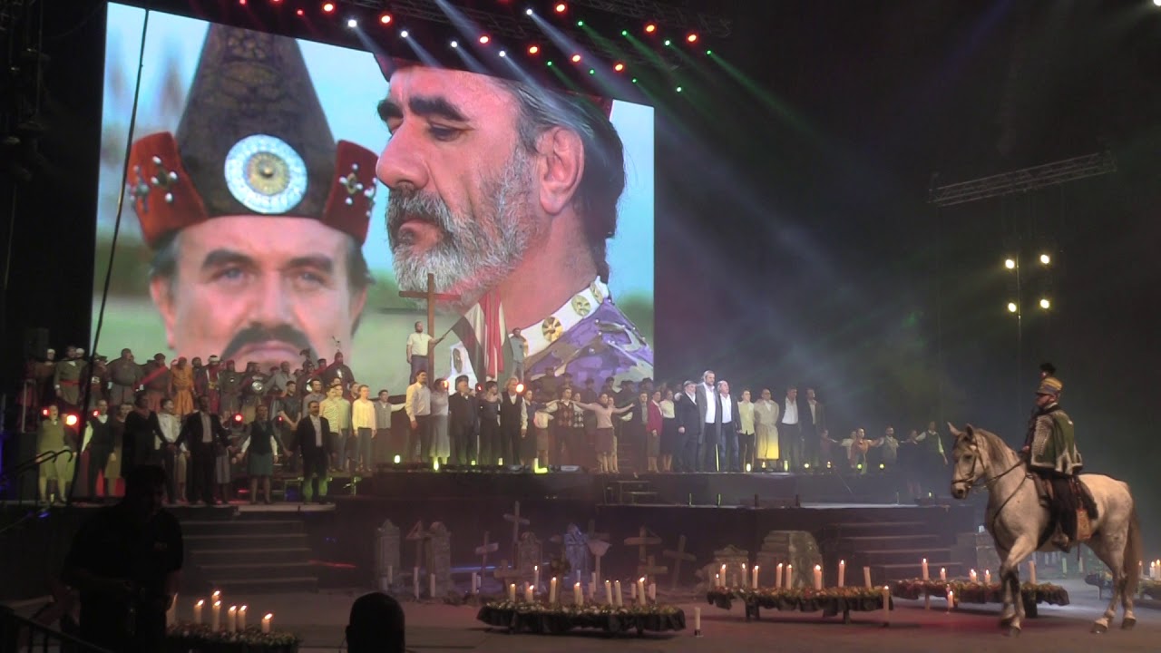 Itt élned, halnod kell - Kell még egy szó