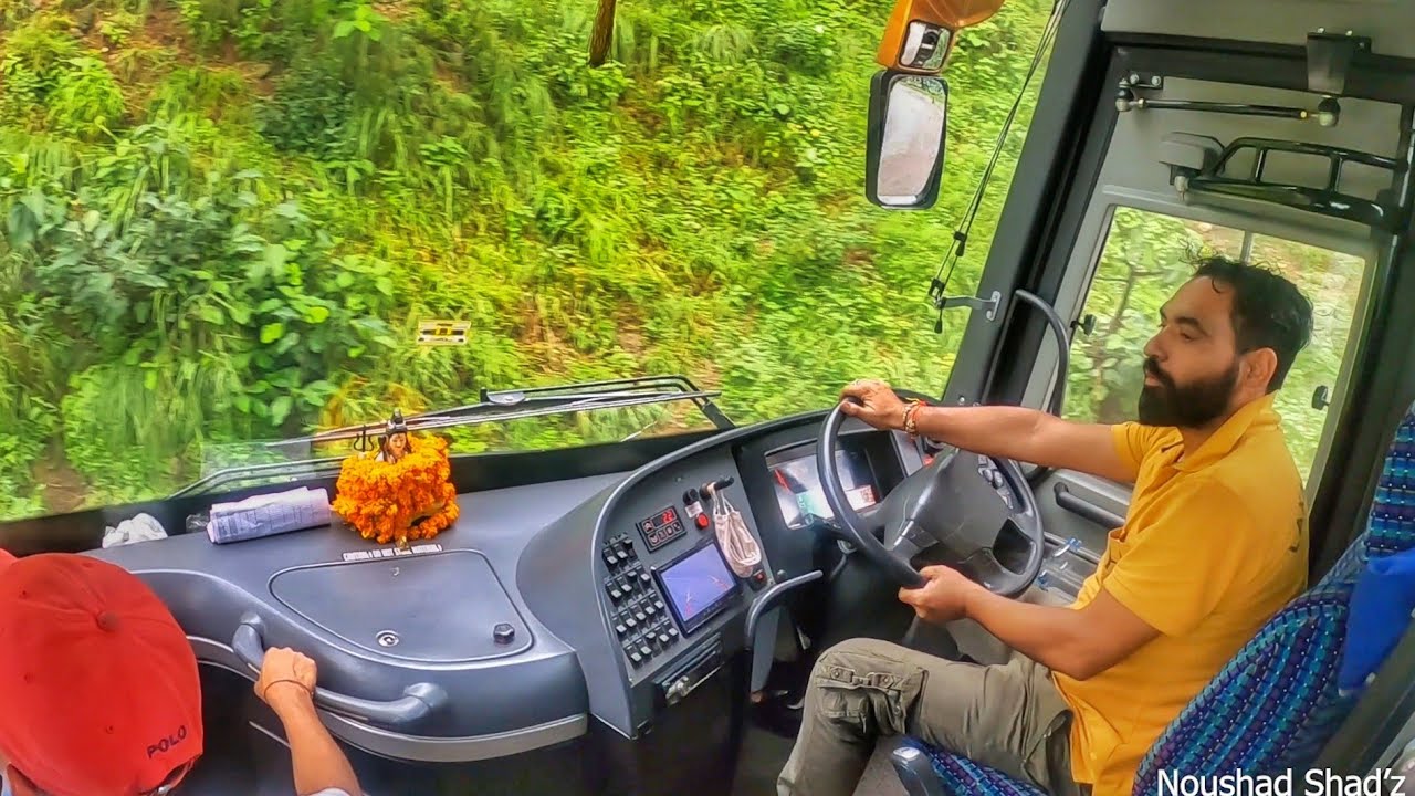 VOLVO Bus Amazing Driving In Dangerous hairpin bend ghat road- Skilled Pilot Taking it like a car🔥🙌😍