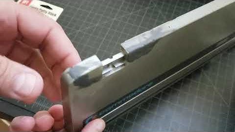 Repairing Damaged Commodore SX-64 Keyboard