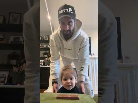 كيا پسر كاملا فارسي متوجه ميشه و به حرفمون خيلي گوش ميكنه خدارو شكر كيا پسر كاملا فارسي متوجه ميشه و به حرفمون خيلي گوش ميكنه خدارو شكر