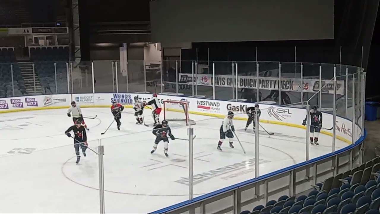 On my birthday🎂, cheering🎉 for my favorite🌟 team🏒!! Pilgrim Disciples➕️❤️ & well wishes Tessa 🇦🇺 