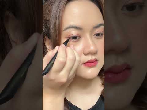 Video: Apakah eyeliner digunakan sebelum eyeshadow?