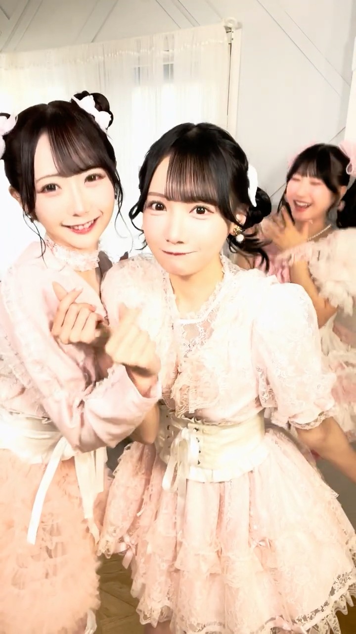 Part 1 | ももきゅんによる、きゅんかわなノイミーちゃん紹介🍑 #きゅ