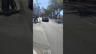Esse assovio da turbina do Porsche , queridos ! que nave é essa..