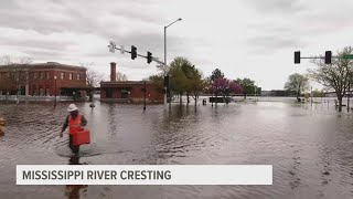Mississippi River reaches its highest point at Rock Island