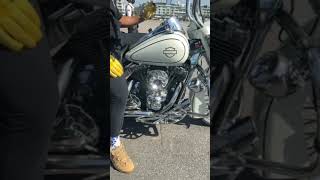 #트윈캠 #할리데이비슨 #hanoi #harleydavidson #harley #roadking #하노이 #하노이라이프