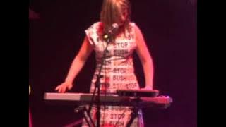 Le Tigre - Deceptacon (Live).flv