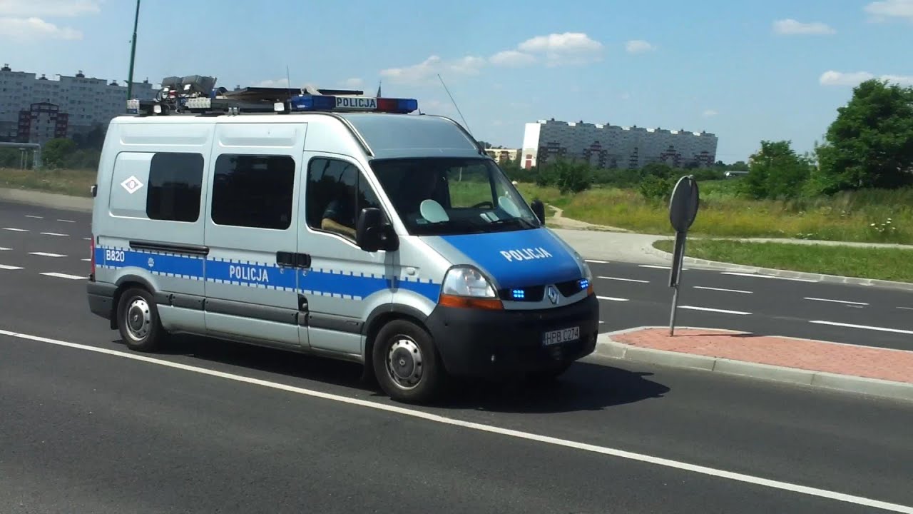 Mix przejazdów alarmowych radiowozów policji