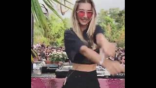 Şeyma Subaşinin Club Dansi