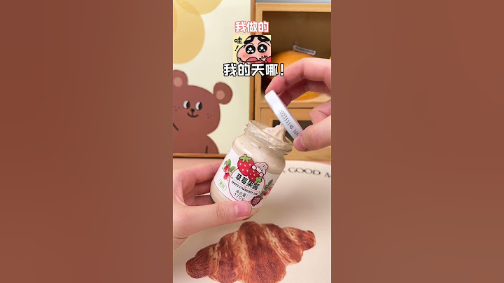 不用模具，有塑料袋就能做脆皮草莓冰淇淋啦！！#自制冰淇淋 #自制雪糕 #甜品治愈一切 #脆皮冰淇淋