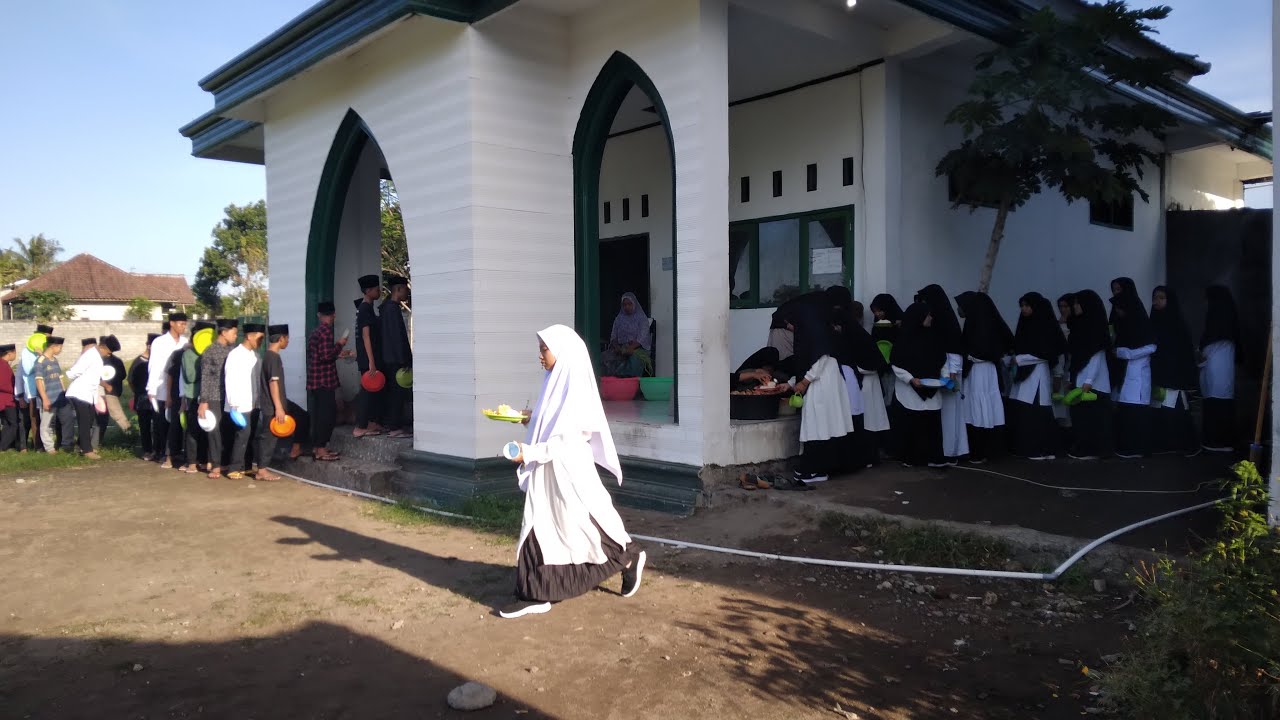 Sarapan Pertama di Asrama //santri Baru