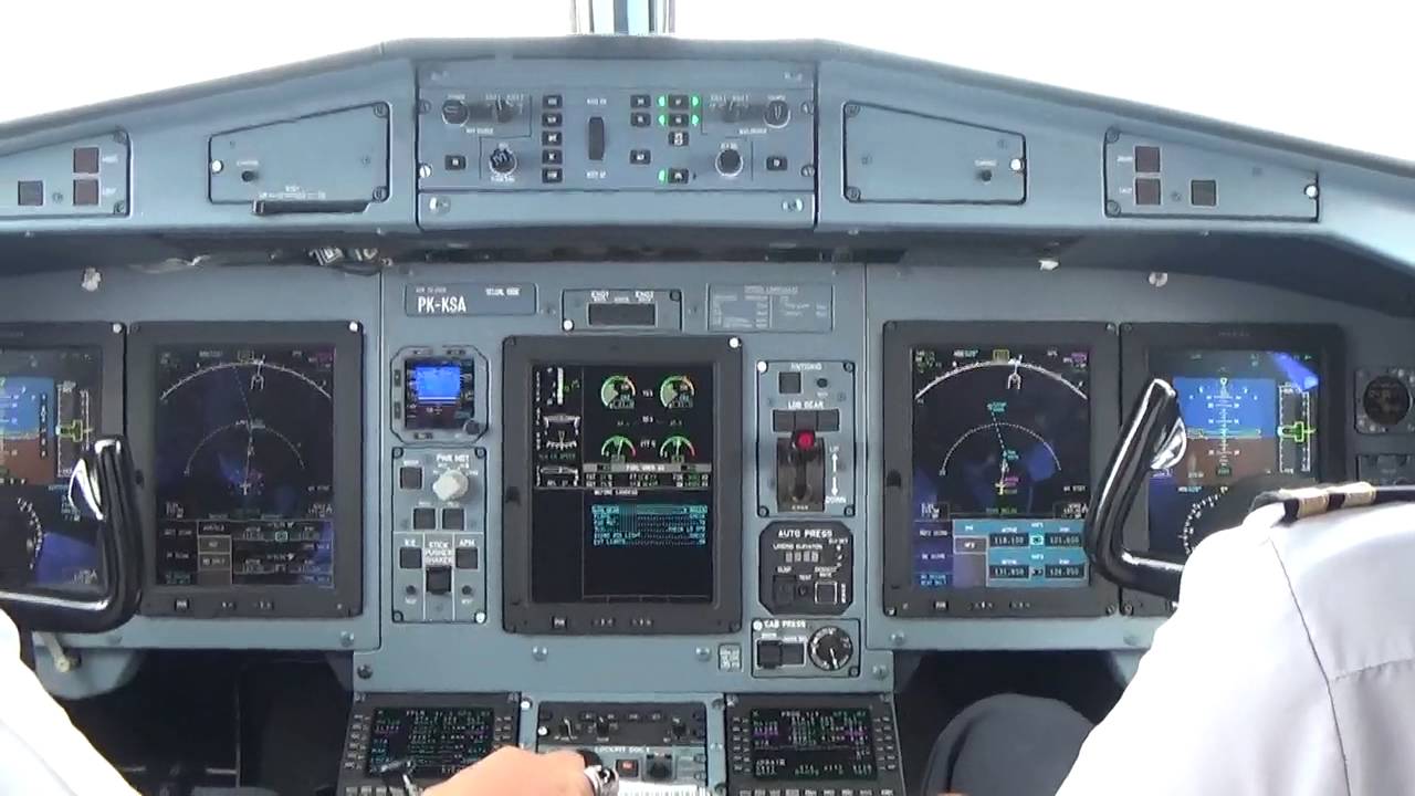 Kalstar Aviation ATR 72-600 Landing UPG