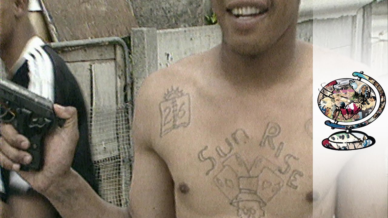 The Bloody War With South Africa's Gangsters (2016)