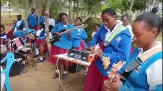 KISAU GIRLS PERFORMING ' STELLA ' BY FESTO MATEE.