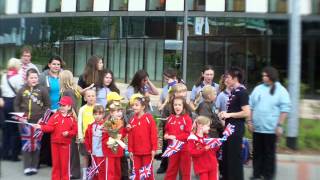 QUEENS DIAMOND JUBILEE VISIT TO CORBY NORTHANTS.wmv