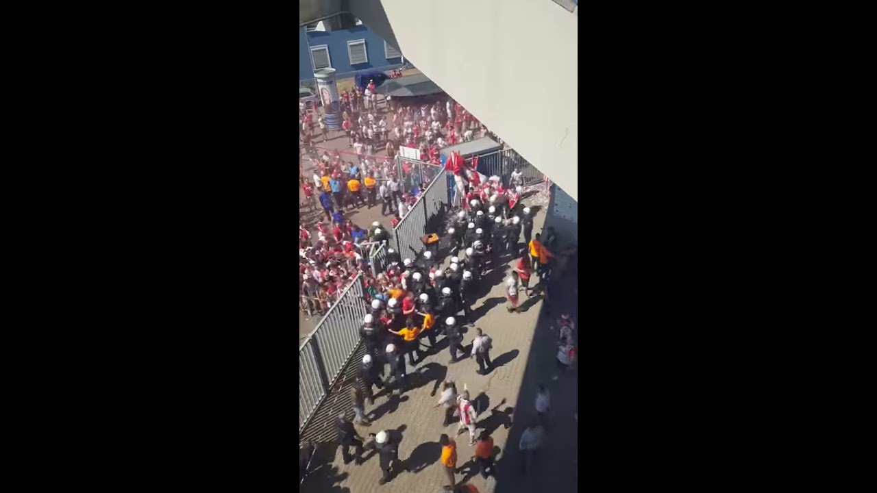 Blocksturm, fliegende Toiletten \u0026 Zaunfahnenklau-Versuch! (Sankt Pauli - Hansa Rostock 1:0)