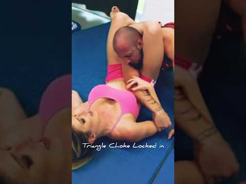 He passed out in Triangle Choke #bjjgirl #jiujitsugirl #trianglechoke #chokeout #sleeperhold #sleep
