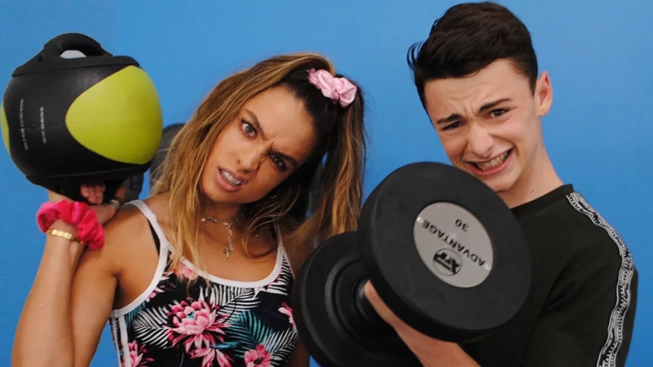 Noah Schnapp - Sommer Ray and I get JACKED at the gym