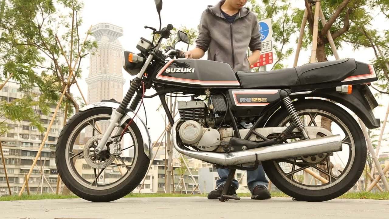 1981 Suzuki 鈴木RG125E - YouTube