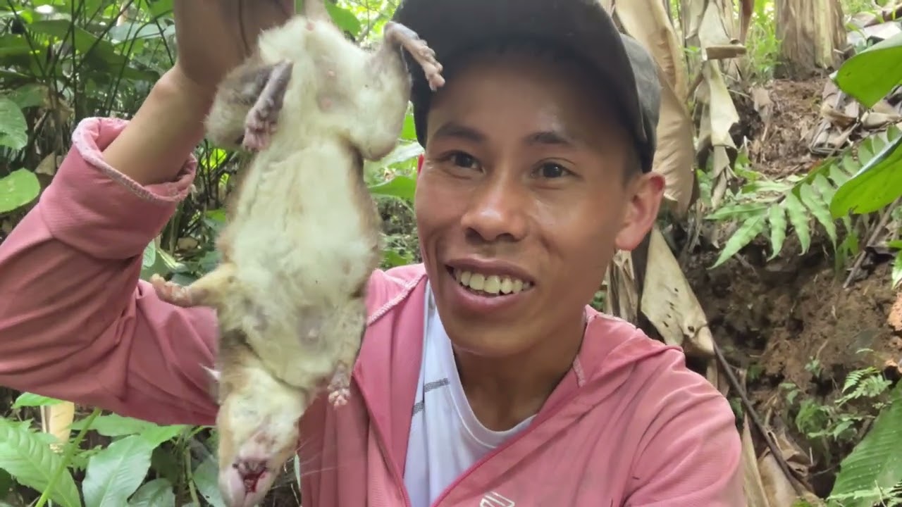 Khai xuân đầu năm được em chuột siêu to