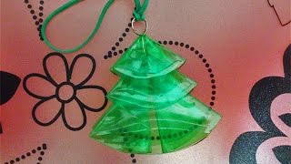 елочка из пластиковой бутылки(Казалось бы — как можно использовать опустевшую пластиковую бутылку? Большинство из нас без сожаления..., 2015-06-09T22:58:16.000Z)