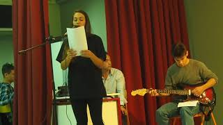 Ο Μάξιμος Τραγουδάει Εθνικά Τραγούδια Στη Λυρική Σκηνή