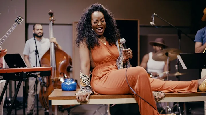Quiana Lynell - Tweedlee Dee Live