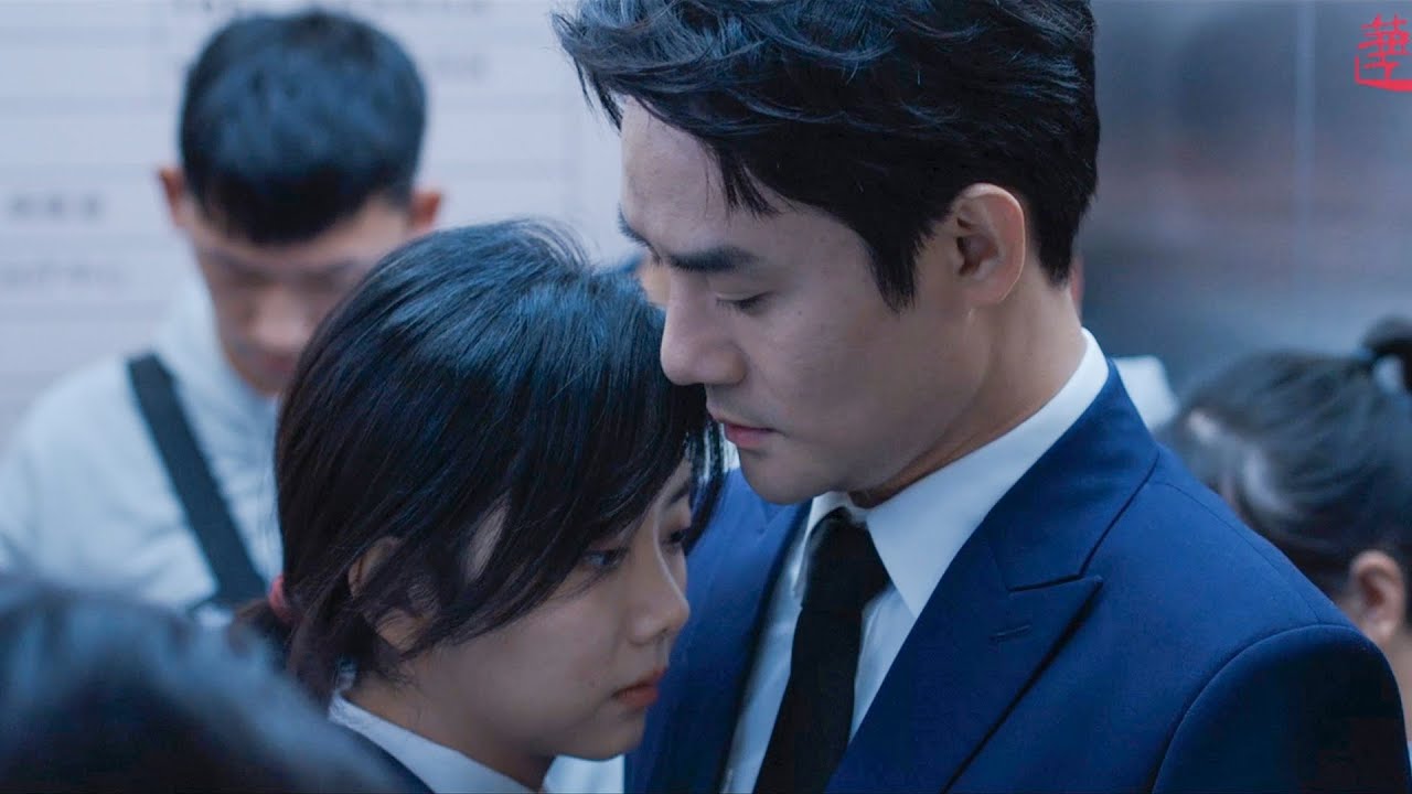 是心動的感覺！程霄主動出擊，電梯裡直接抱住顧南亭不撒手，連晚上也在回味～💓王凱 譚松韻💓向風而行 Flight To You