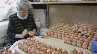 うまの土鈴作りピーク 札幌市の神社、元旦から販売
