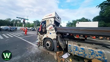 Tragic! Most Shocking Trucks Crashes Filmed Seconds Before Disaster Went Horribly Wrong!