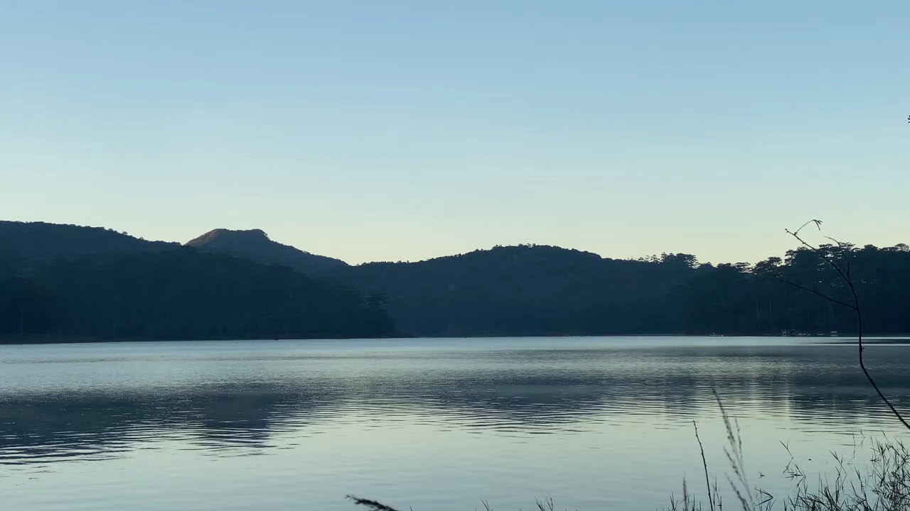 2.5+ Hours Misty Lake Sunrise | 8°C Chilly Morning Fog & SUP Ambience | 4K | Oppa Toai