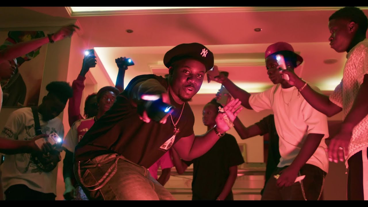 Flavnais King feat Makzinn & Mc Rich - Badju Ka Tene Regra [Video Oficial]